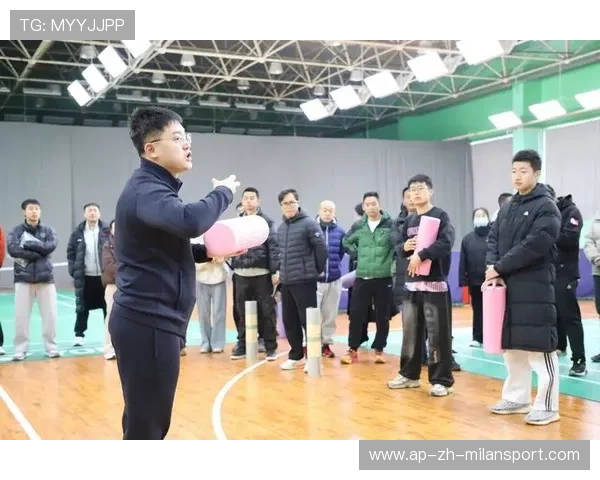 “青训教练员国产化，培育本土专业教练队伍”，青训球员的定义